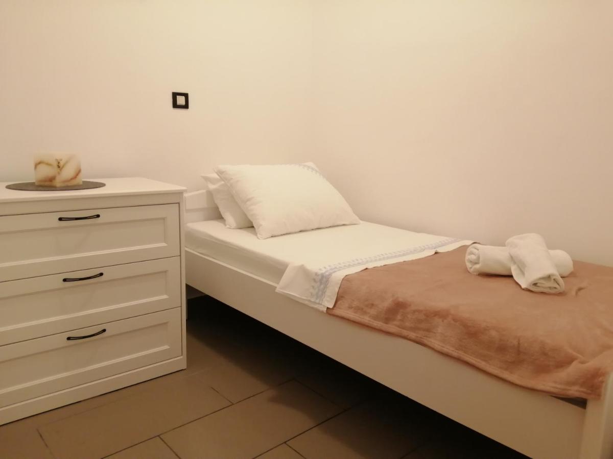 Apartmani Nizic Jadranovo Zewnętrze zdjęcie
