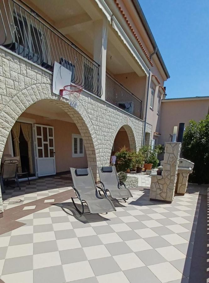 Apartmani Nizic Jadranovo Zewnętrze zdjęcie