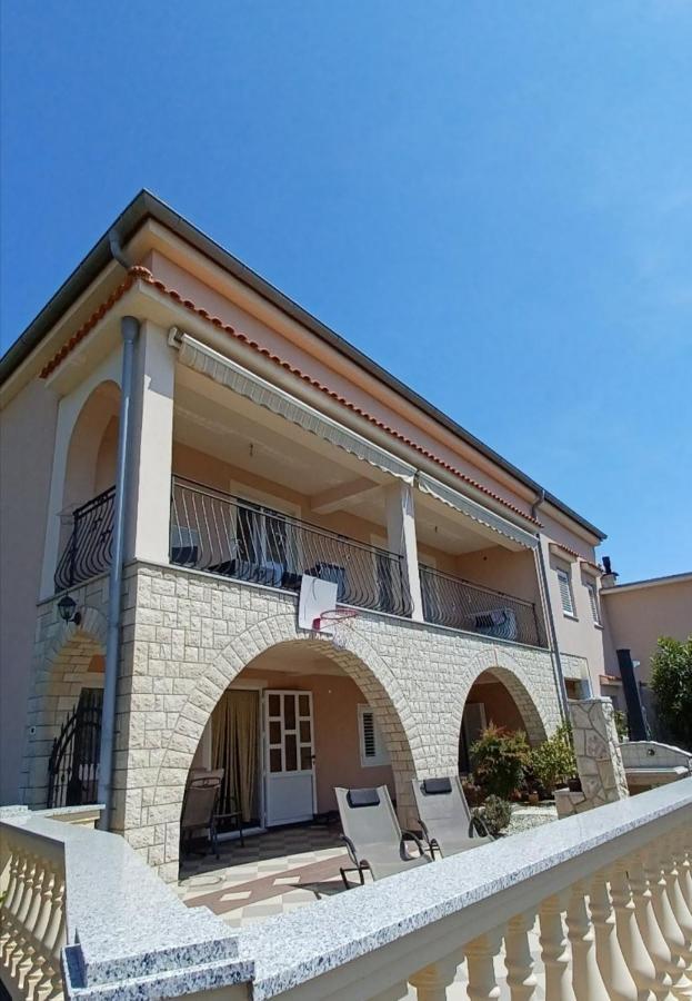 Apartmani Nizic Jadranovo Zewnętrze zdjęcie