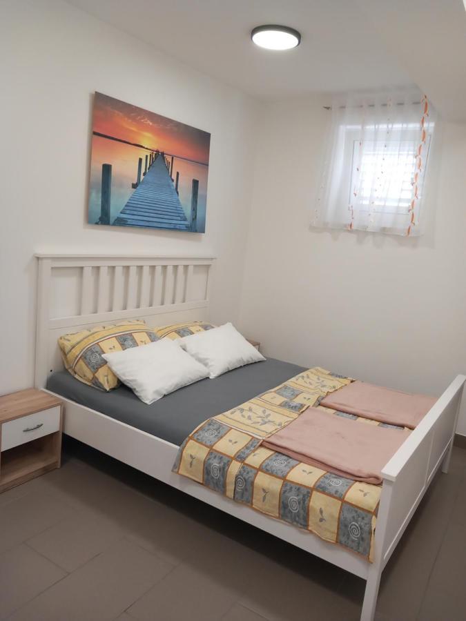 Apartmani Nizic Jadranovo Zewnętrze zdjęcie