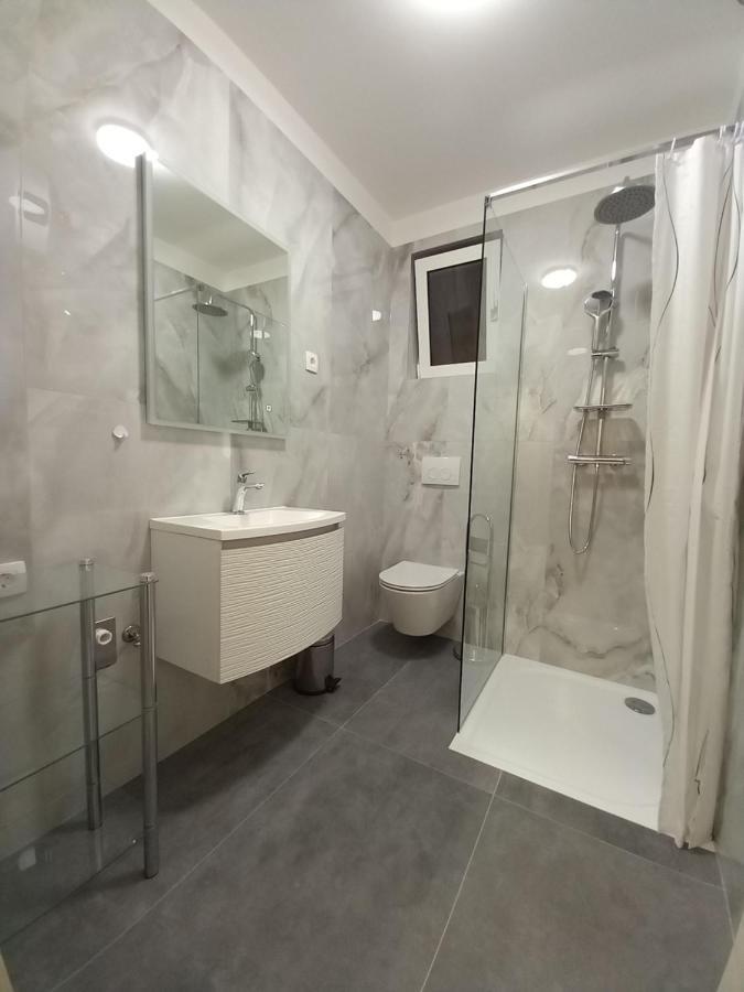 Apartmani Nizic Jadranovo Zewnętrze zdjęcie